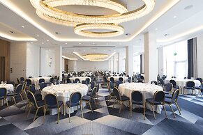 Makedonia Palace