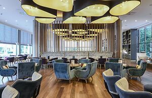 Makedonia Palace