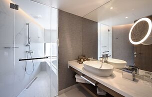 Makedonia Palace