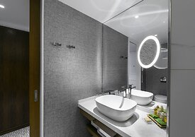 Makedonia Palace