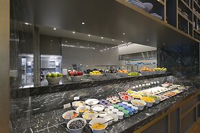 Makedonia Palace