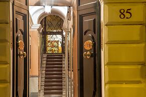 The Inn at the Spanish Steps