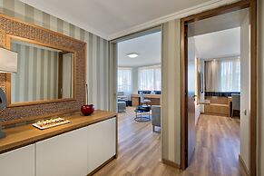 Divani Caravel