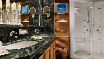 Divani Caravel