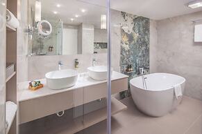 Lotus Therme Hotel & Spa
