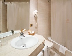 Ipanema Hotel by gaiarooms