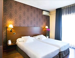 Ipanema Hotel by gaiarooms