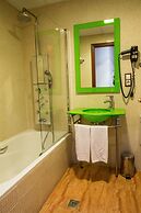 Tibur Hotel