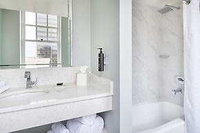 Redmont Hotel Birmingham, Curio Collection by Hilton