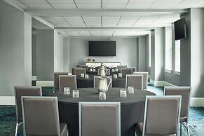 Redmont Hotel Birmingham, Curio Collection by Hilton