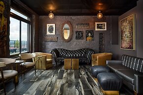 Redmont Hotel Birmingham, Curio Collection by Hilton