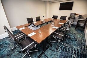Redmont Hotel Birmingham, Curio Collection by Hilton