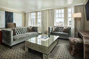 Redmont Hotel Birmingham, Curio Collection by Hilton