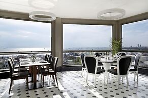 Darkhill Hotel