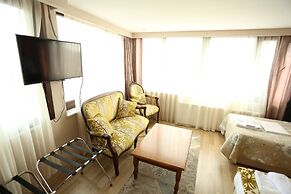 Tashkonak Hotel