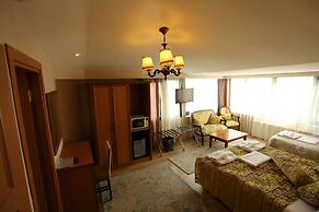Tashkonak Hotel