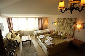 Tashkonak Hotel