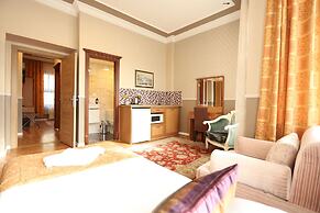 Tashkonak Hotel