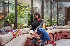 Hôtel Cervantes by Happyculture