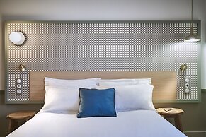 Hôtel Cervantes by Happyculture