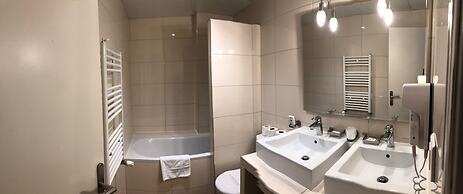 Hotel Cosmotel