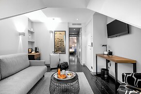 Le Grey Hotel