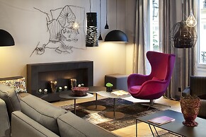 Le Grey Hotel