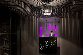 Le Grey Hotel
