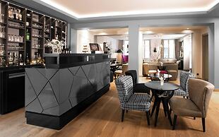 Le Grey Hotel