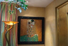 Neuilly Park Hotel