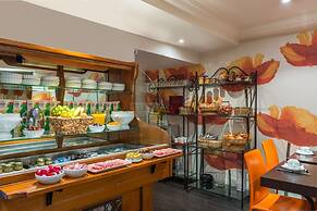 Neuilly Park Hotel