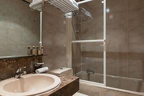Neuilly Park Hotel