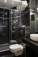 Neuilly Park Hotel