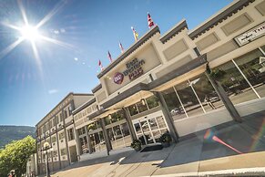 Best Western Plus Baker Street Inn