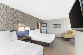 GLō Best Western Mississauga Corporate Centre