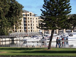 Haven Marina Motel