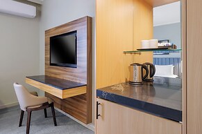Best Western Plus Travel Inn Hotel