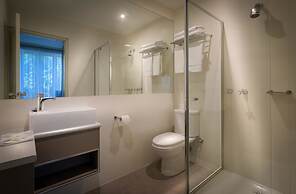 Best Western Plus Travel Inn Hotel