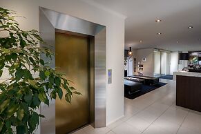 Best Western Plus Travel Inn Hotel