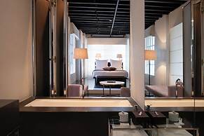 Establishment Hotel