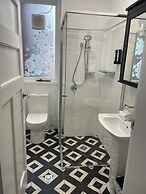 Adelaide Mansions Serviced Apartments