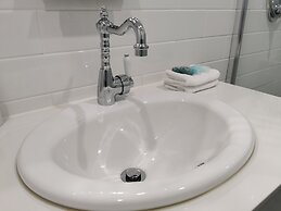 Adelaide Mansions Serviced Apartments