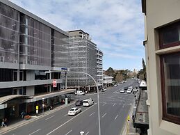 Adelaide Mansions Serviced Apartments