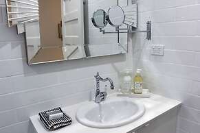 Adelaide Mansions Serviced Apartments