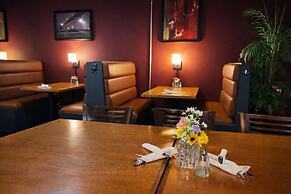 Village Inn & Suites