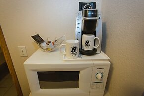 Super 8 by Wyndham Drayton Valley