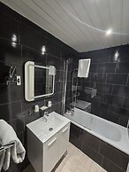 Hipotel Belgrand Edith Piaf