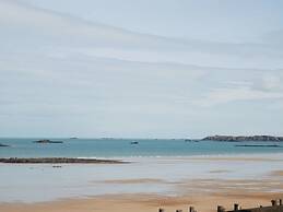 ibis Saint Malo La Madeleine
