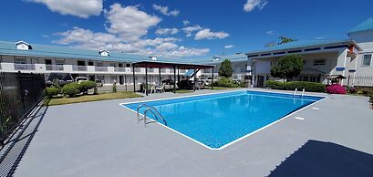 Grand Forks Inn