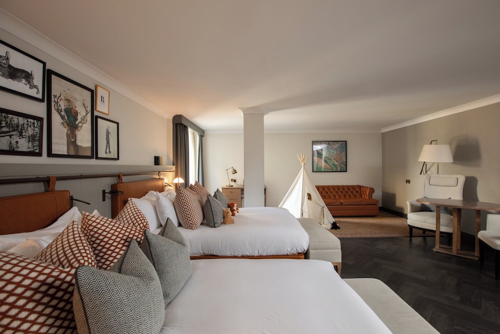 Kimpton Charlotte Square by IHG